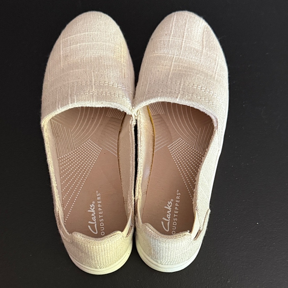 Clarks Women's Cream with gold metallic thread Loafers